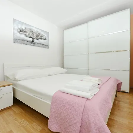 Appartamento Lorena Zara